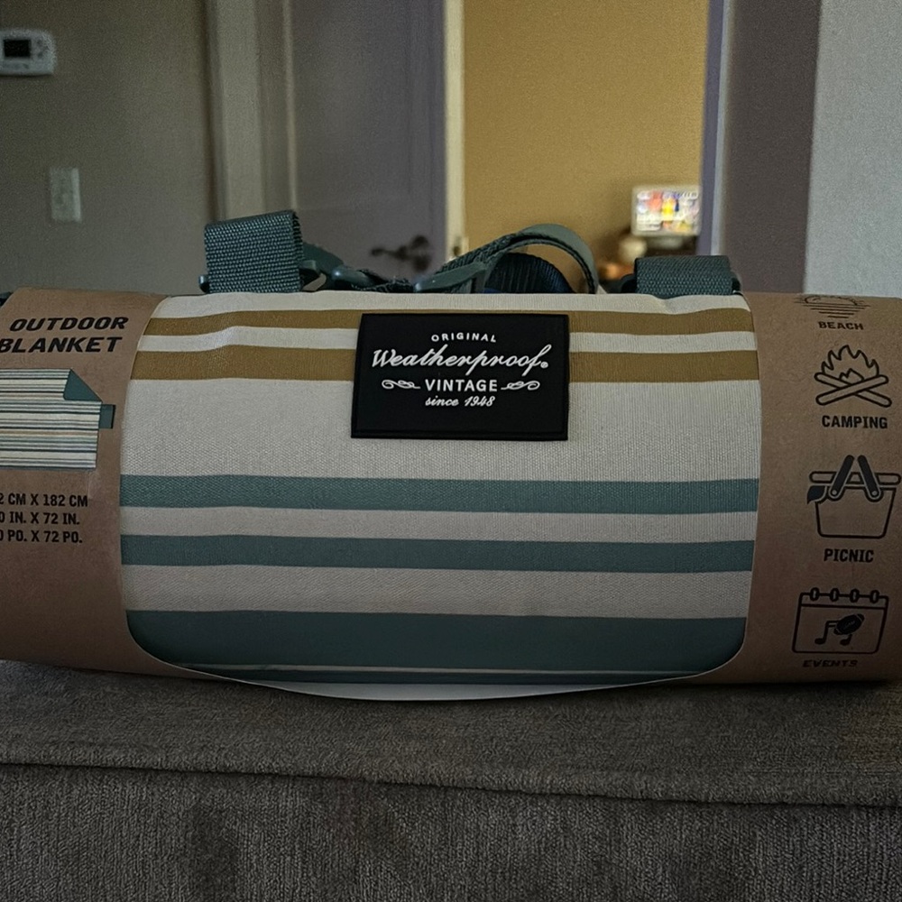 Weatherproof Outdoor Blanket - Green and Beige